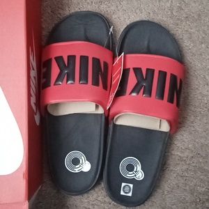 Nike off court slide sz 13